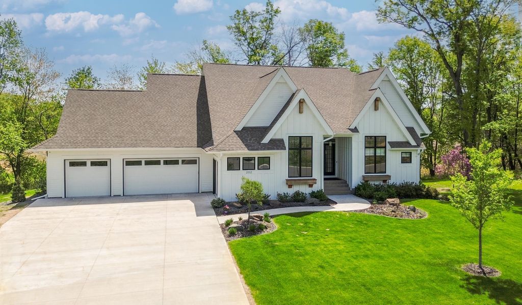 202 176th Lane NE, Ham Lake, MN 55304