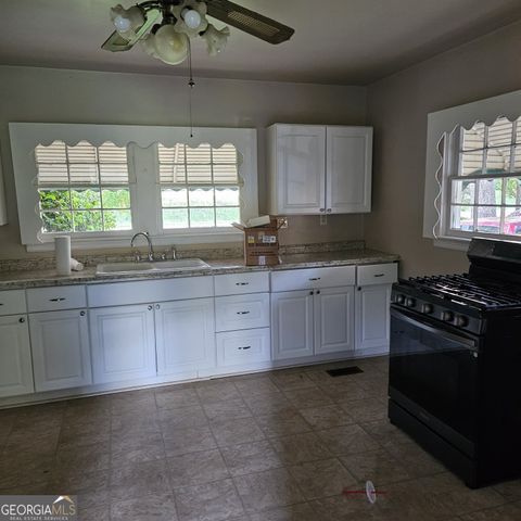 60 N East Main Street N, Hampton, GA 30228
