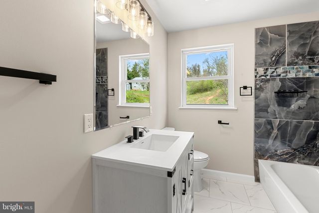 97 CLOVER TRL, Delta, PA 17314