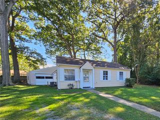 330 Shawen DR, Hampton, VA 23669