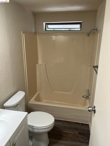 23981 Oxbow Ln, Sonora, CA 95370