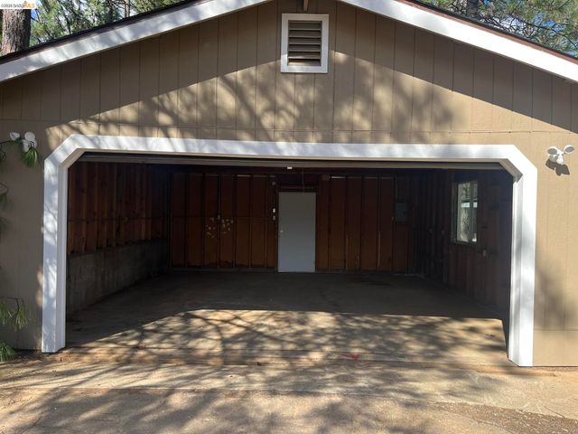 23981 Oxbow Ln, Sonora, CA 95370