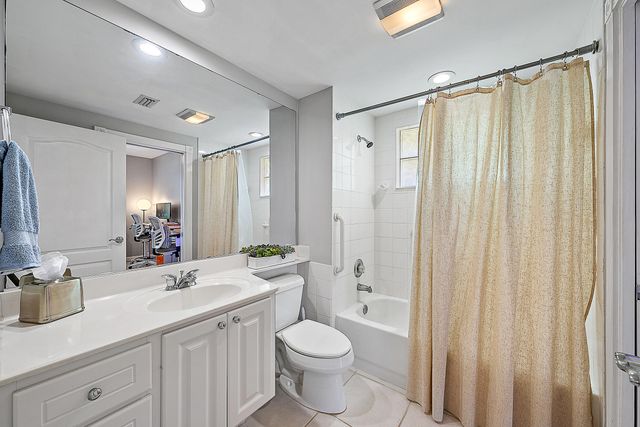 107 Rivinia Drive, Jupiter, FL 33458