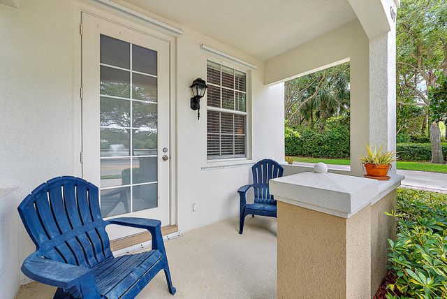 107 Rivinia Drive, Jupiter, FL 33458