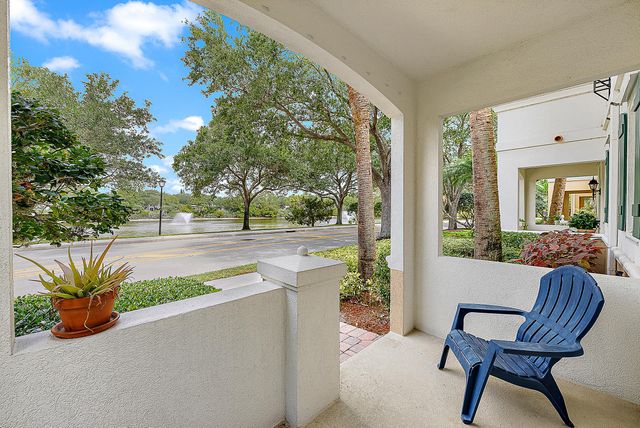 107 Rivinia Drive, Jupiter, FL 33458