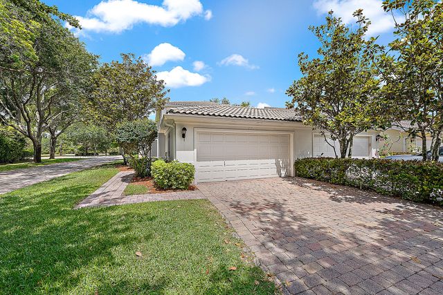 107 Rivinia Drive, Jupiter, FL 33458