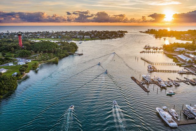 107 Rivinia Drive, Jupiter, FL 33458