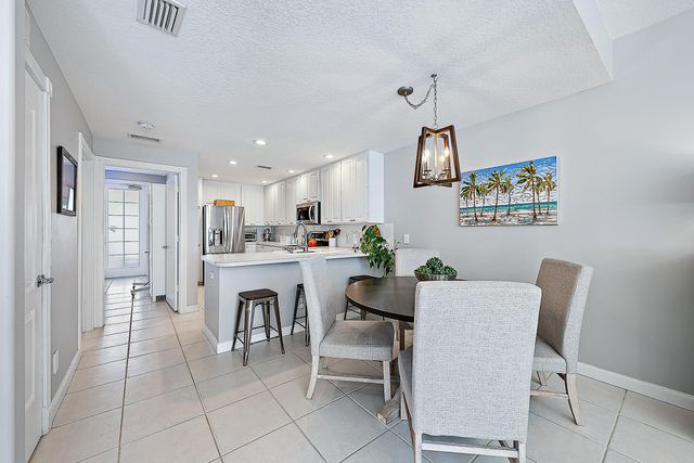 107 Rivinia Drive, Jupiter, FL 33458
