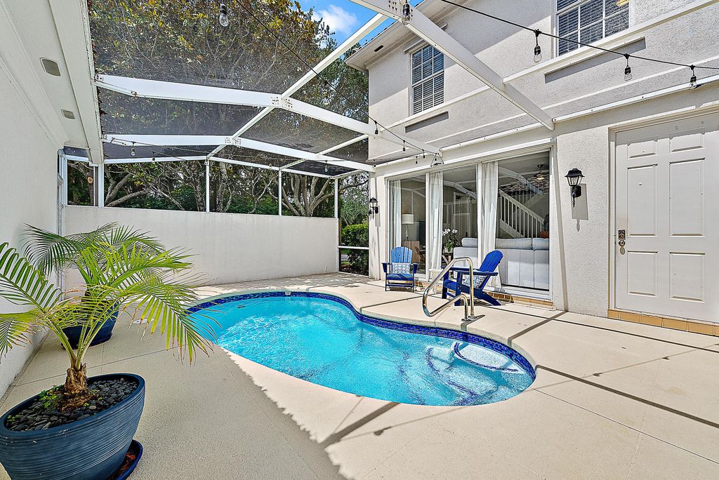 107 Rivinia Drive, Jupiter, FL 33458