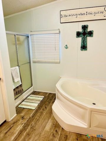 310 N 10th Street, Port O'connor, TX 77982