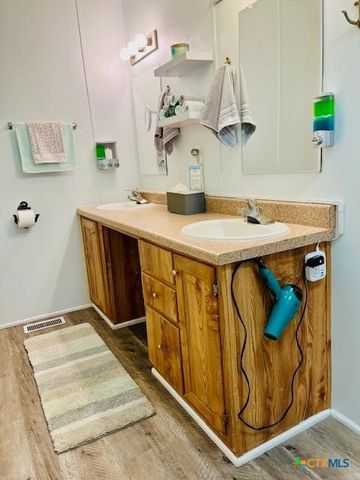 310 N 10th Street, Port O'connor, TX 77982