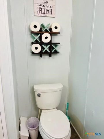 310 N 10th Street, Port O'connor, TX 77982