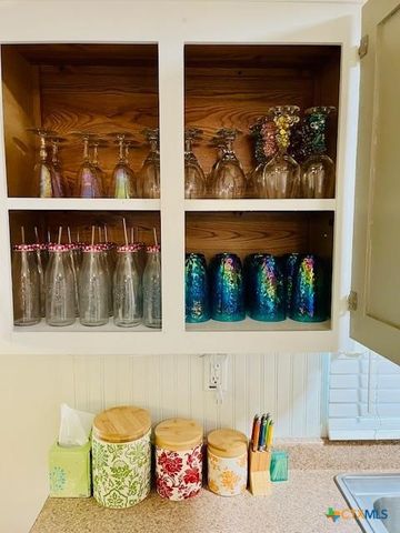 310 N 10th Street, Port O'connor, TX 77982