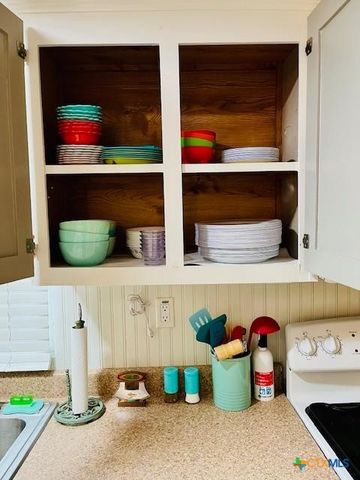 310 N 10th Street, Port O'connor, TX 77982