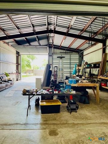 310 N 10th Street, Port O'connor, TX 77982