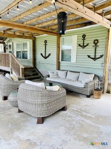 310 N 10th Street, Port O'connor, TX 77982