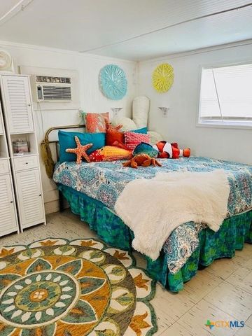 310 N 10th Street, Port O'connor, TX 77982