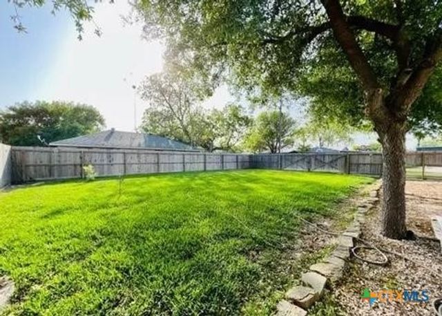 310 N 10th Street, Port O'connor, TX 77982