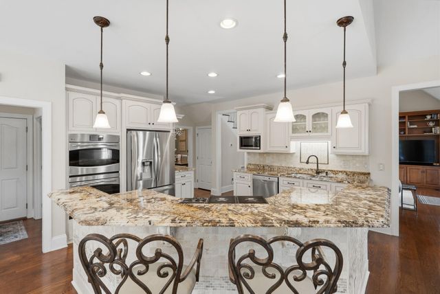 4142 Ten Shillings Way, Ravenel, SC 29470