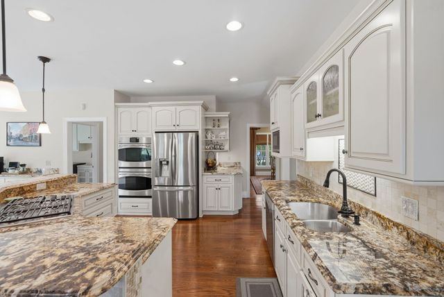 4142 Ten Shillings Way, Ravenel, SC 29470