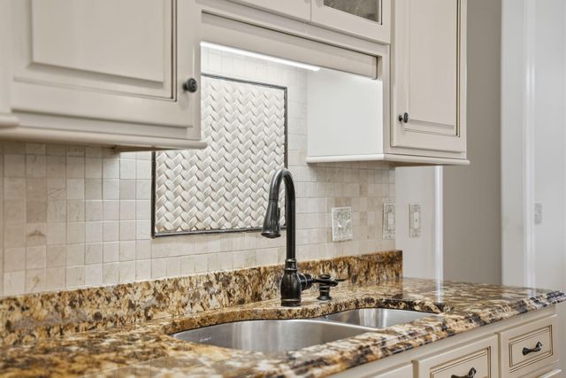 4142 Ten Shillings Way, Ravenel, SC 29470