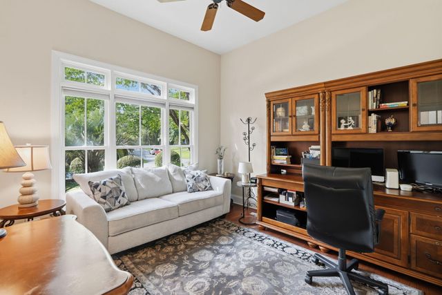 4142 Ten Shillings Way, Ravenel, SC 29470