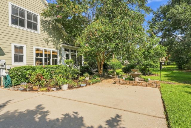 4142 Ten Shillings Way, Ravenel, SC 29470