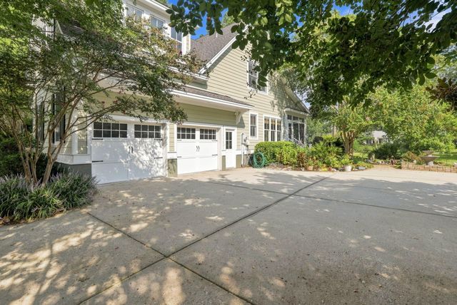 4142 Ten Shillings Way, Ravenel, SC 29470