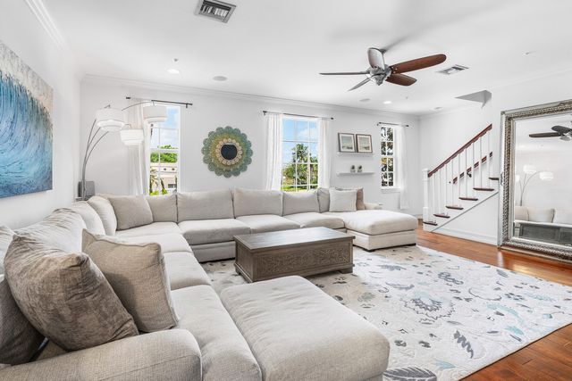 147 N Cannery Row Circle, Delray Beach, FL 33444
