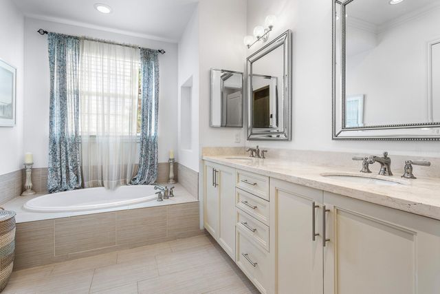 147 N Cannery Row Circle, Delray Beach, FL 33444