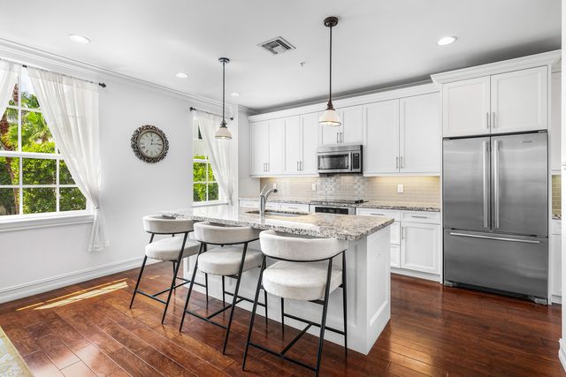 147 N Cannery Row Circle, Delray Beach, FL 33444