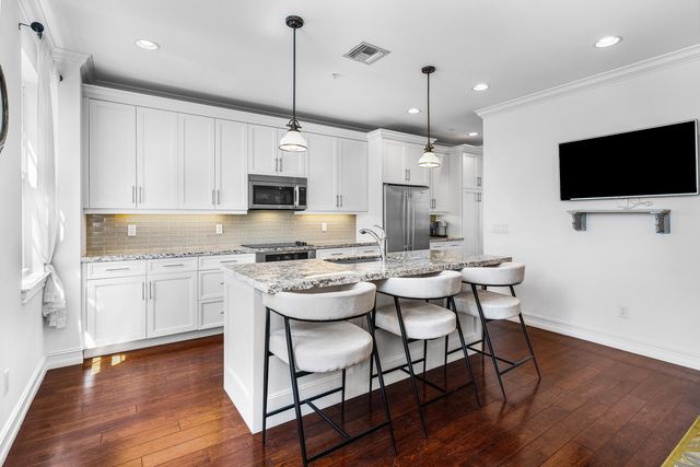147 N Cannery Row Circle, Delray Beach, FL 33444