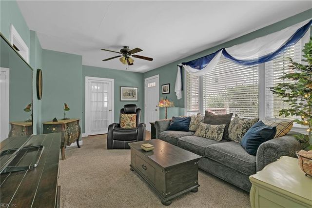 44 Brandon RD, Newport News, VA 23601