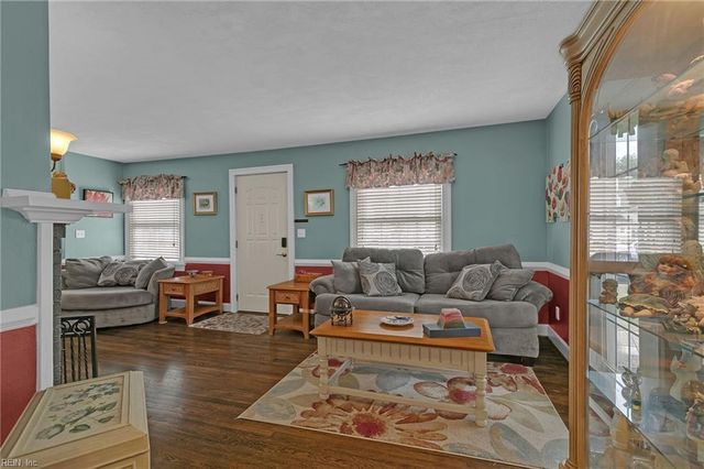 44 Brandon RD, Newport News, VA 23601