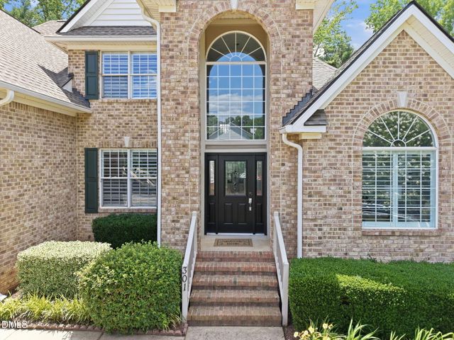 301 Cricketfield Lane, Cary, NC 27518