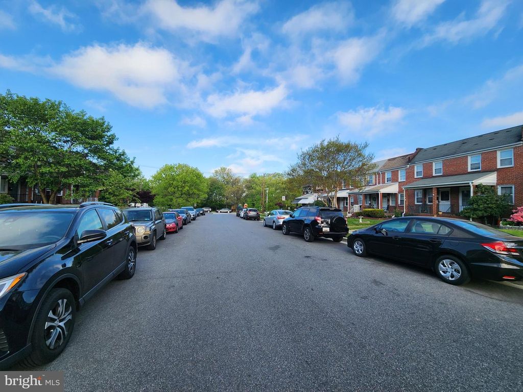 Image 3 of property listing at 6821 BANK ST, Baltimore, MD 21224