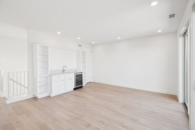 2323 N Lister Avenue 2, Chicago, IL 60614