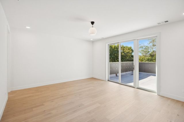 2323 N Lister Avenue 2, Chicago, IL 60614