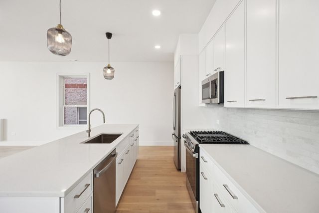 2323 N Lister Avenue 2, Chicago, IL 60614