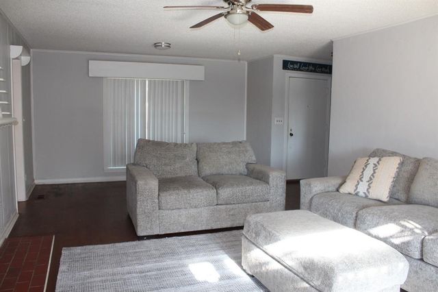 200 E Marshall Drive, Midwest City, OK 73110