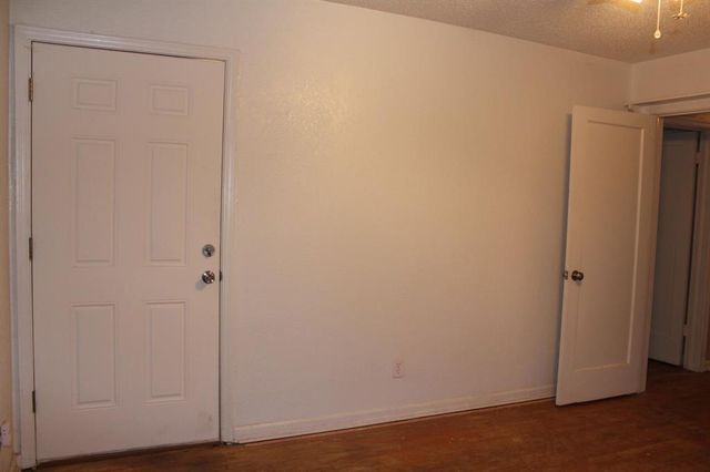200 E Marshall Drive, Midwest City, OK 73110