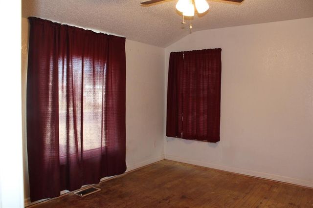 200 E Marshall Drive, Midwest City, OK 73110