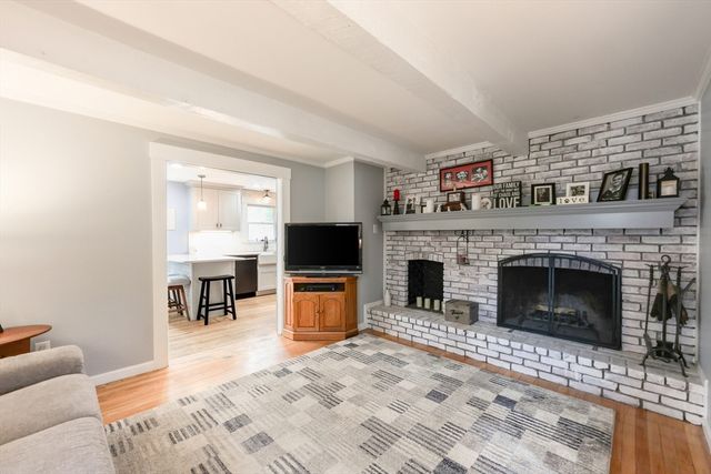 44 Surrey Dr, Mansfield, MA 02048