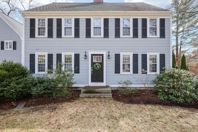 44 Surrey Dr, Mansfield, MA 02048