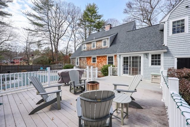 44 Surrey Dr, Mansfield, MA 02048