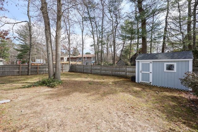 44 Surrey Dr, Mansfield, MA 02048