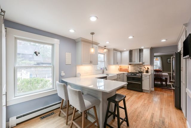 44 Surrey Dr, Mansfield, MA 02048