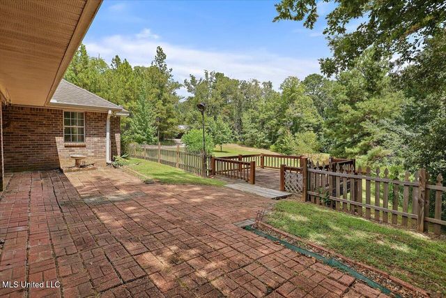 354 Lakeway Drive, Brandon, MS 39047