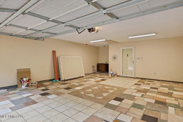 354 Lakeway Drive, Brandon, MS 39047