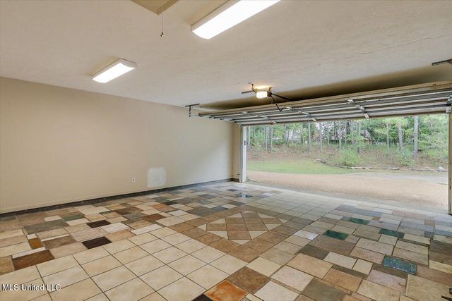354 Lakeway Drive, Brandon, MS 39047